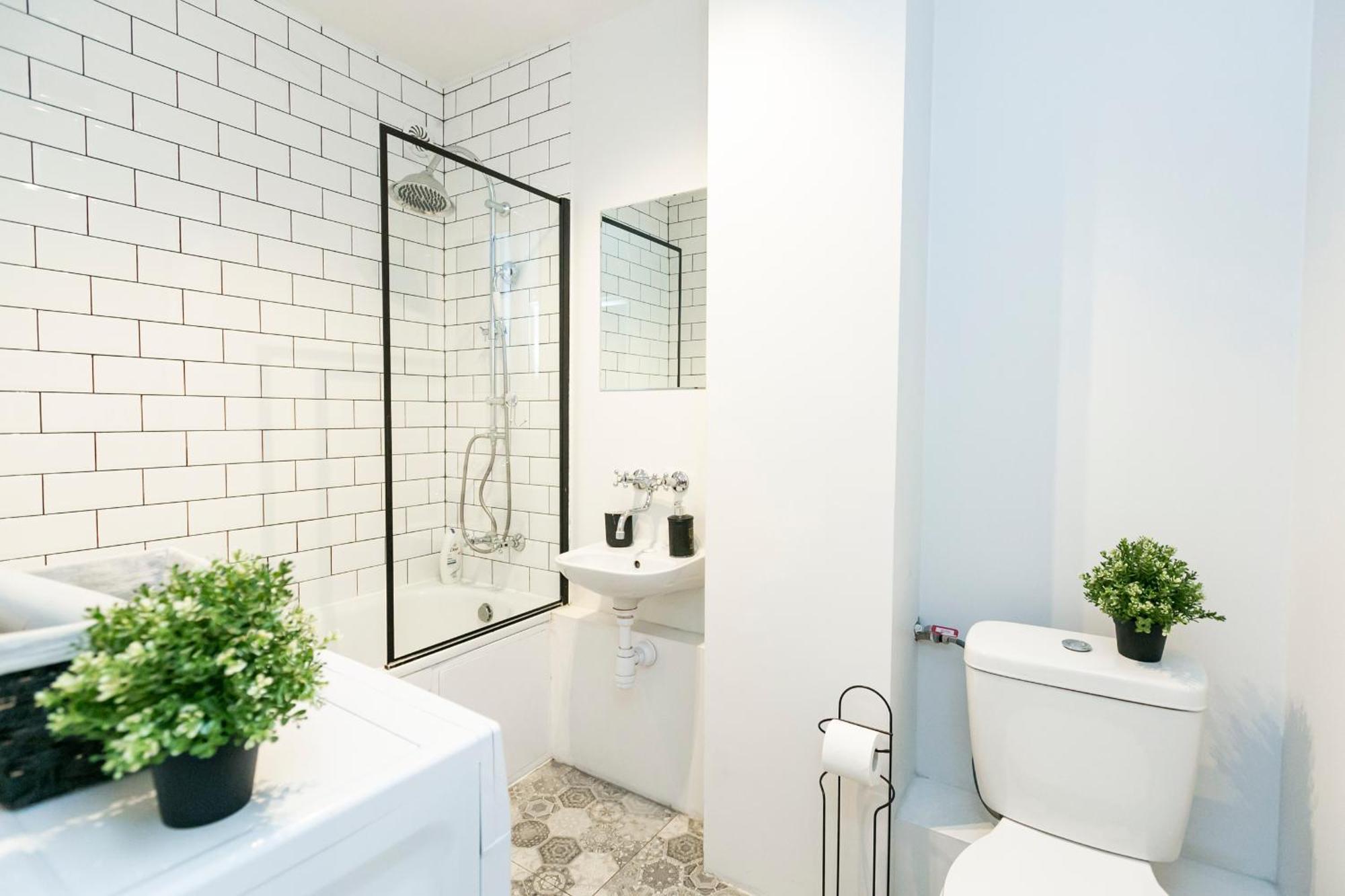 Nowogrodzka 78 - Apartament Dla 4 Osob - 200M Od Szpitala Klinicznego Na Lindleya - 1Km Do Dworca Centralnego - Wifi - Smart Tv 45 Cali Varsovie Extérieur photo