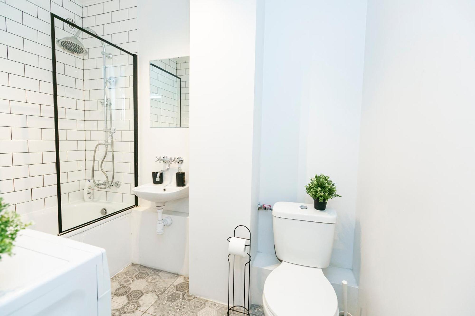 Nowogrodzka 78 - Apartament Dla 4 Osob - 200M Od Szpitala Klinicznego Na Lindleya - 1Km Do Dworca Centralnego - Wifi - Smart Tv 45 Cali Varsovie Extérieur photo