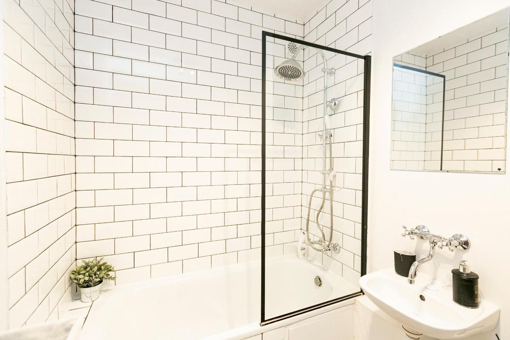 Nowogrodzka 78 - Apartament Dla 4 Osob - 200M Od Szpitala Klinicznego Na Lindleya - 1Km Do Dworca Centralnego - Wifi - Smart Tv 45 Cali Varsovie Extérieur photo