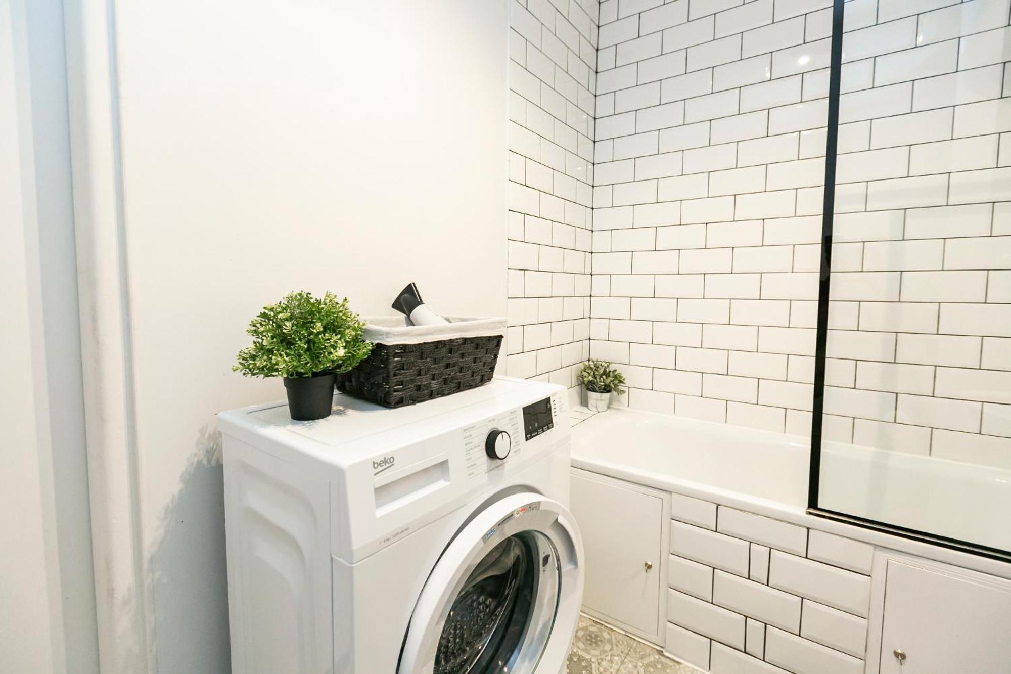 Nowogrodzka 78 - Apartament Dla 4 Osob - 200M Od Szpitala Klinicznego Na Lindleya - 1Km Do Dworca Centralnego - Wifi - Smart Tv 45 Cali Varsovie Extérieur photo